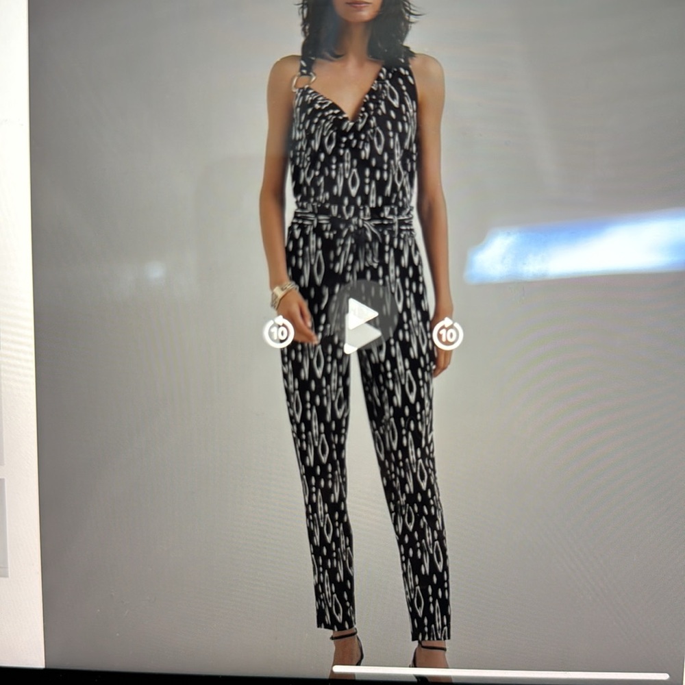 Women’s White House Black Market 2piece pant set.